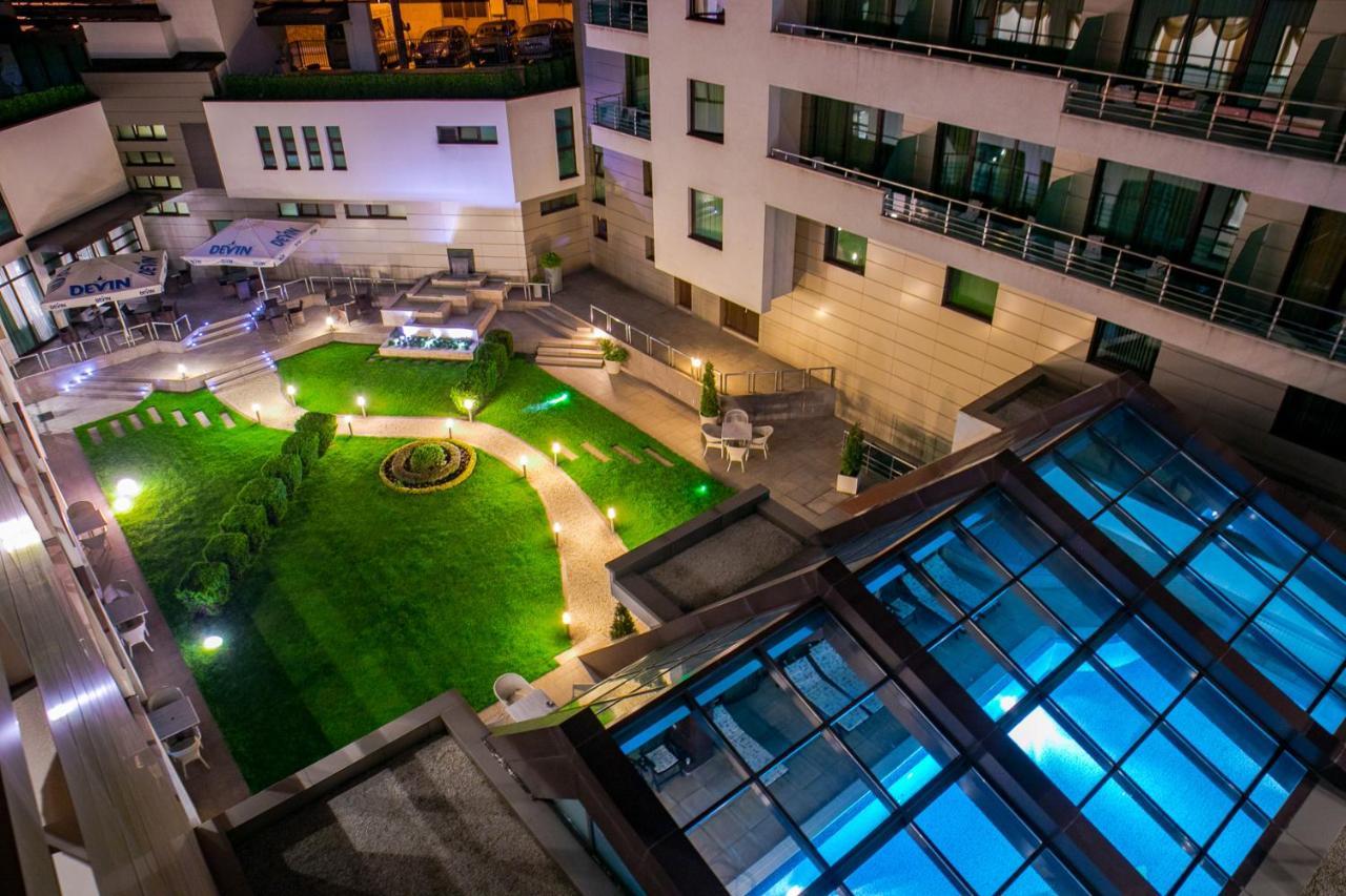 Spa Hotel Persenk Девін Екстер'єр фото The courtyard of the hotel
