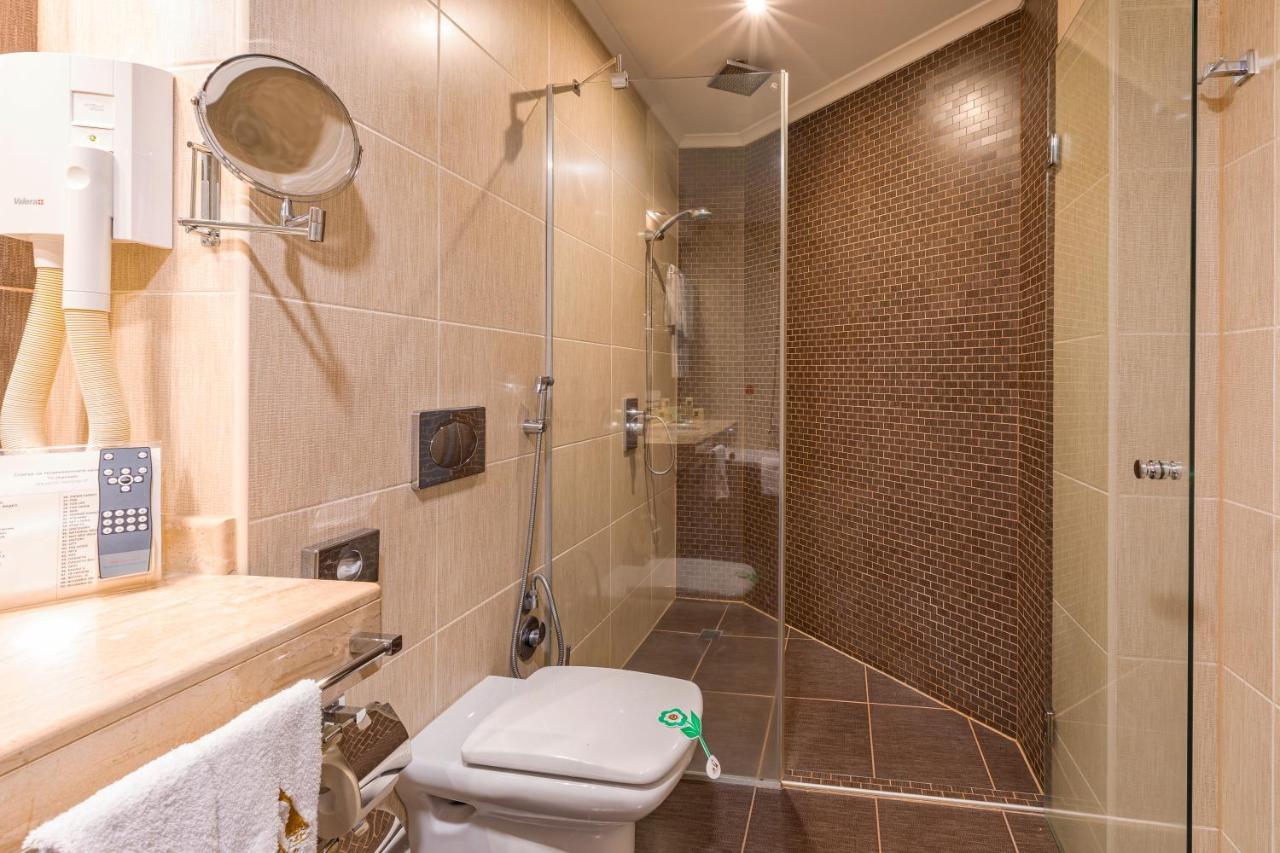 Spa Hotel Persenk Девін Екстер'єр фото A shower cubicle