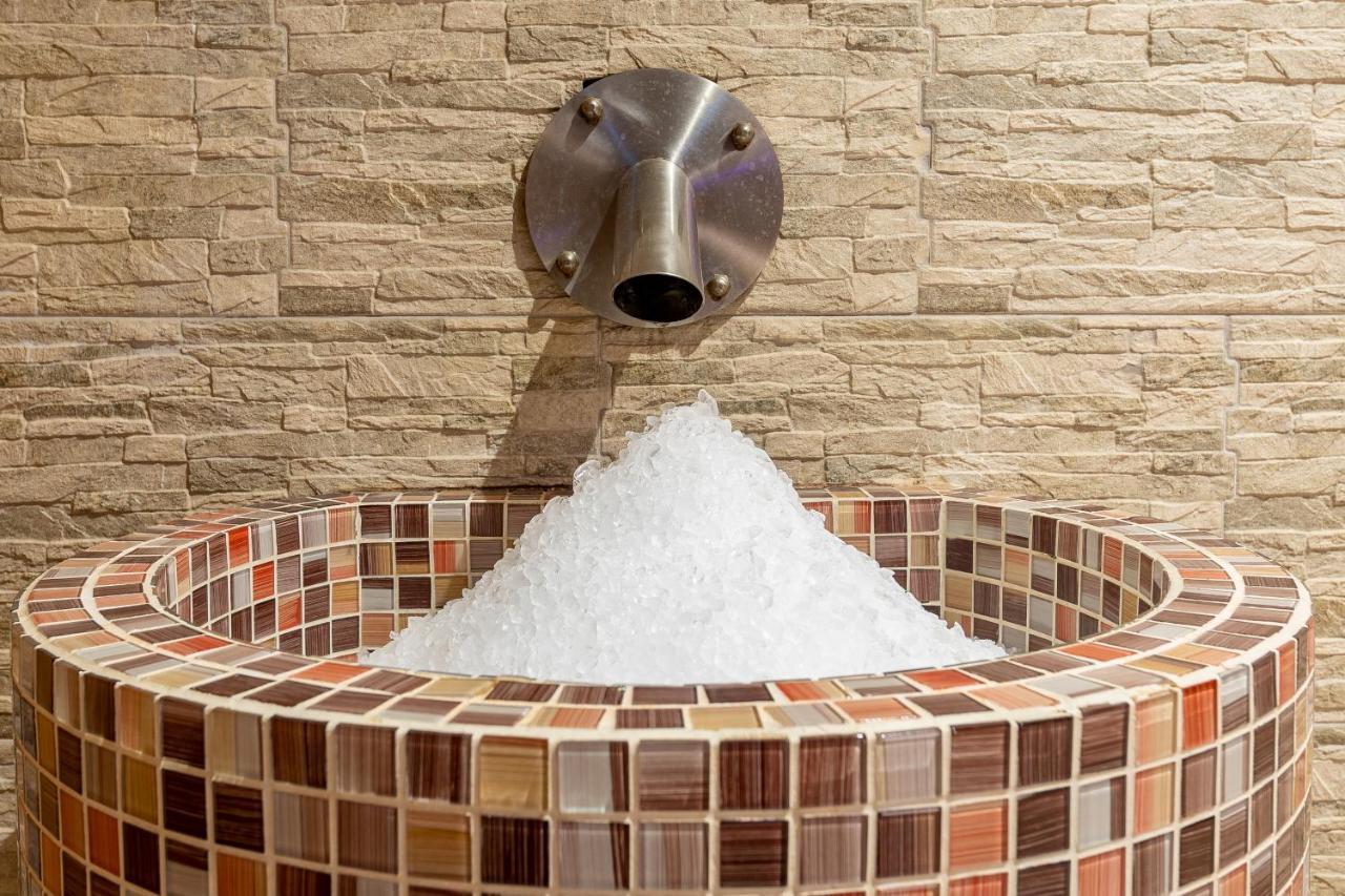 Spa Hotel Persenk Девін Екстер'єр фото Ice fountain