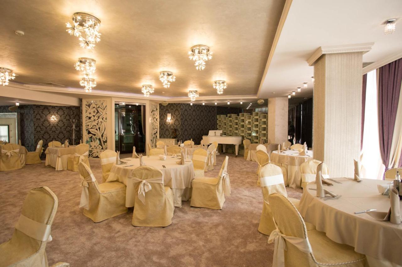 Spa Hotel Persenk Девін Екстер'єр фото The ballroom