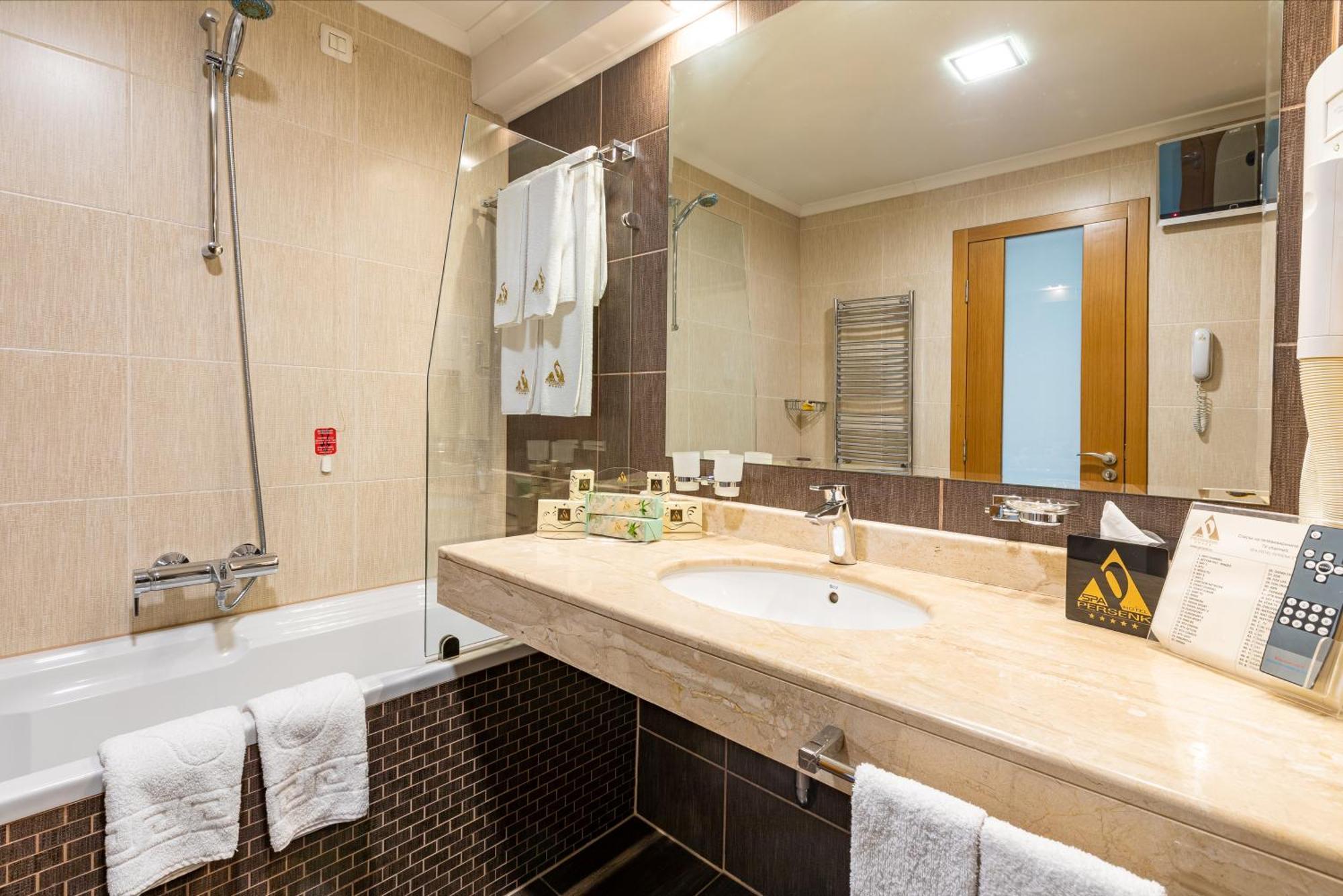 Spa Hotel Persenk Девін Екстер'єр фото Bathroom