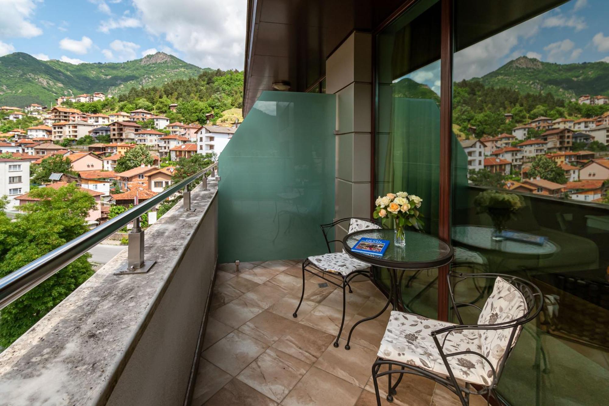 Spa Hotel Persenk Девін Екстер'єр фото A balcony