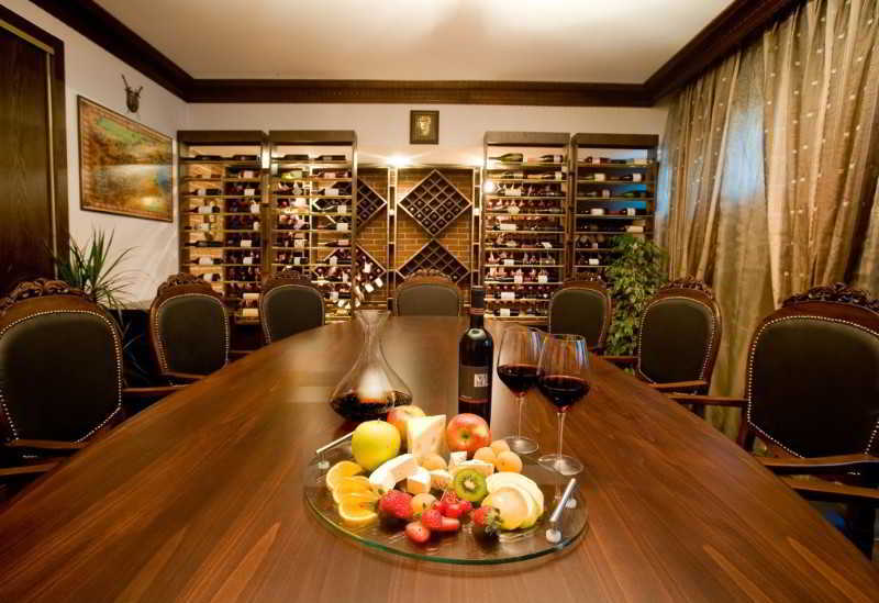 Spa Hotel Persenk Девін Ресторан фото Wine tasting room